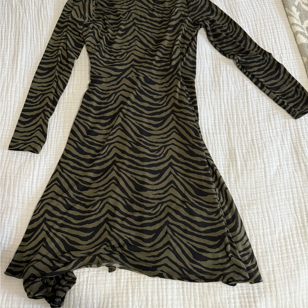 NWOT Banana Republic Zebra Print Wrap Dress - Picture 2 of 2